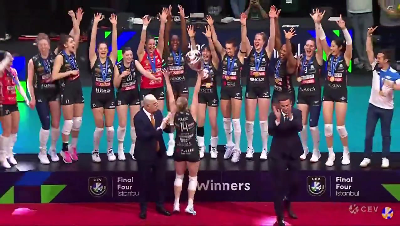 png电子网站加冕四冠王🏆30岁朱婷三夺欧冠&生涯夺23冠 本赛季包揽四座冠军